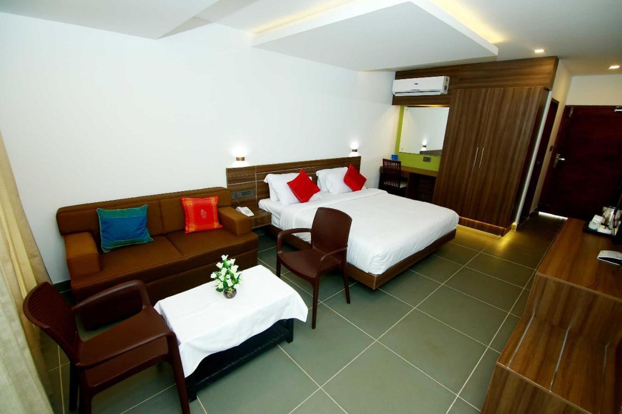 Silver Storm Resort Athirappilly Exterior foto