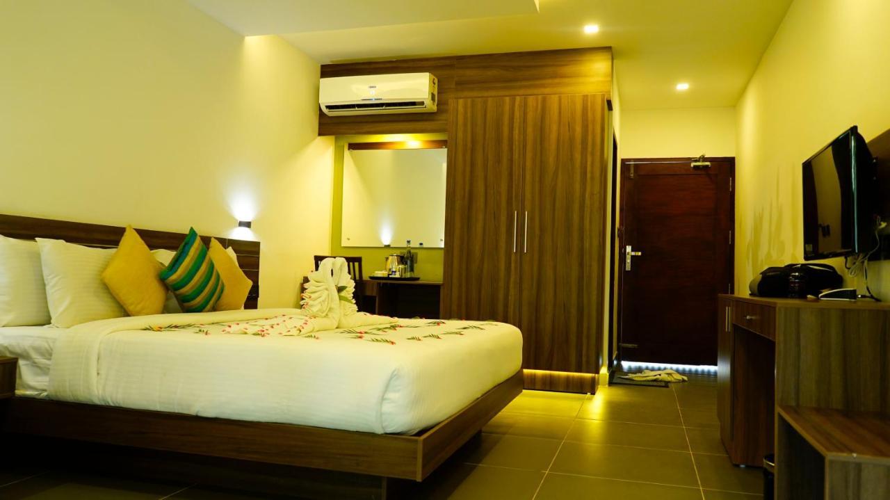 Silver Storm Resort Athirappilly Exterior foto